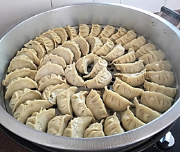 白菜香菇肉饺子的做法