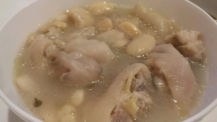 雪豆炖猪蹄的做法