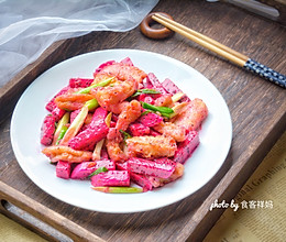 补钙又去燥，神奇水果这样吃：火龙果炒鱼块的做法