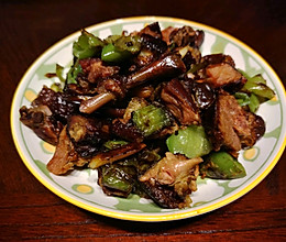 青椒炒腊板鸭的做法