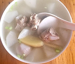 芋头萝卜排骨汤的做法