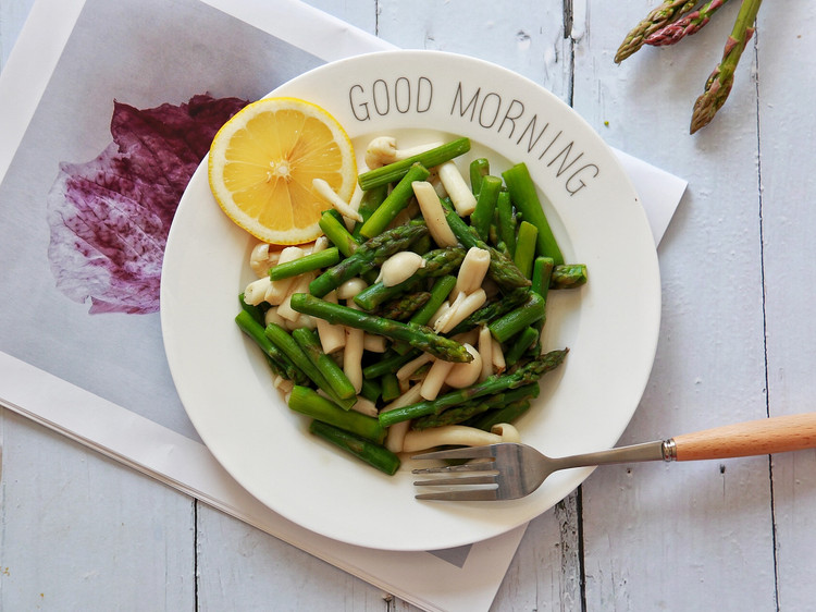 低脂芦笋蟹味菇的做法