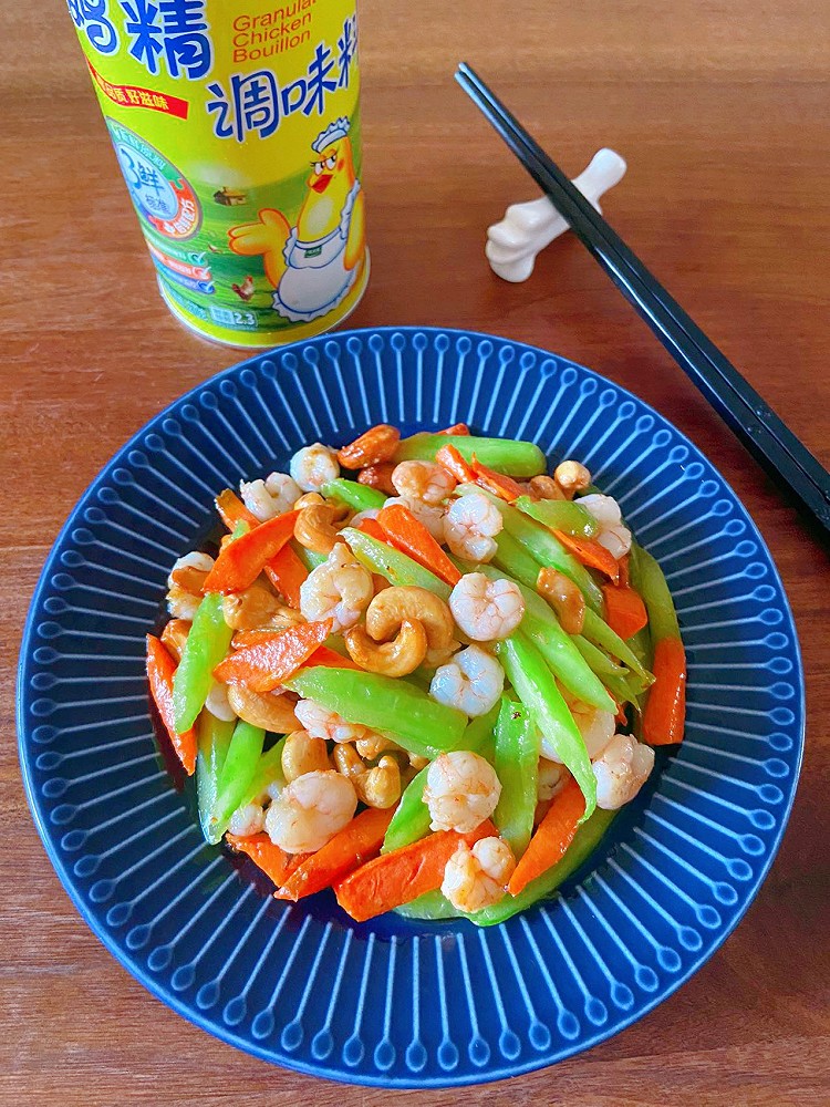 腰果虾仁炒西芹的做法