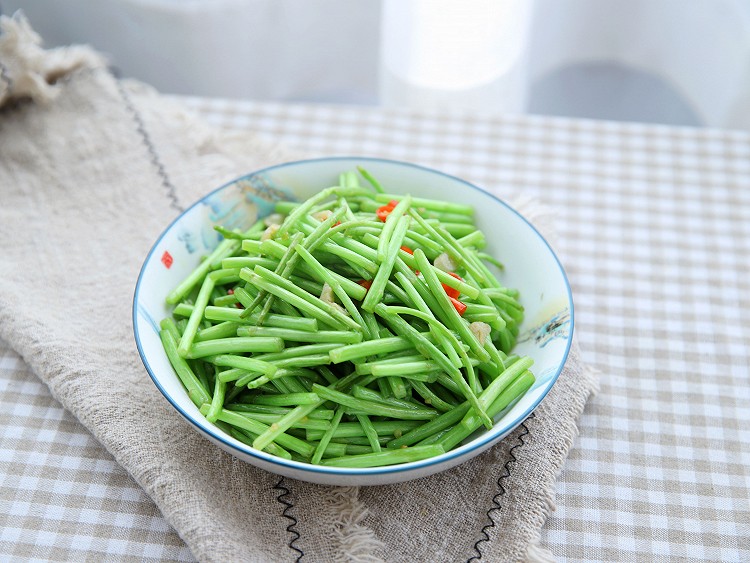 清炒藜蒿的做法