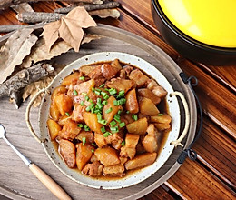 坤博砂锅版土豆炖肉的做法