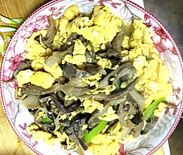蘑菇炒鸡蛋的做法
