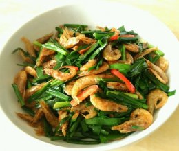 韭菜炒河虾的做法