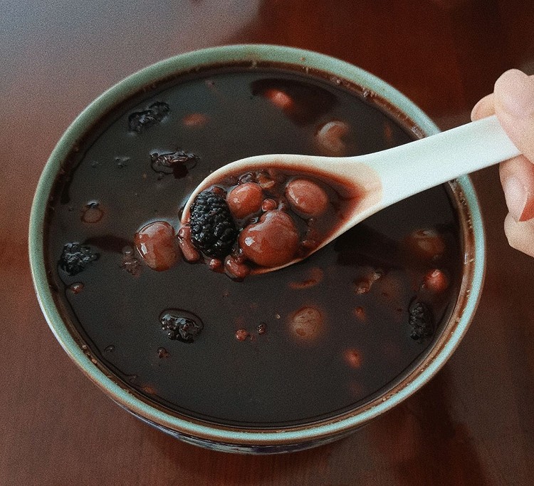 秋冬必备 气血双补小红汤的做法