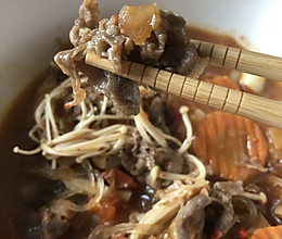 一锅模仿韩式小火锅的番（食）茄（材）肥（乱）牛（炖）锅的做法