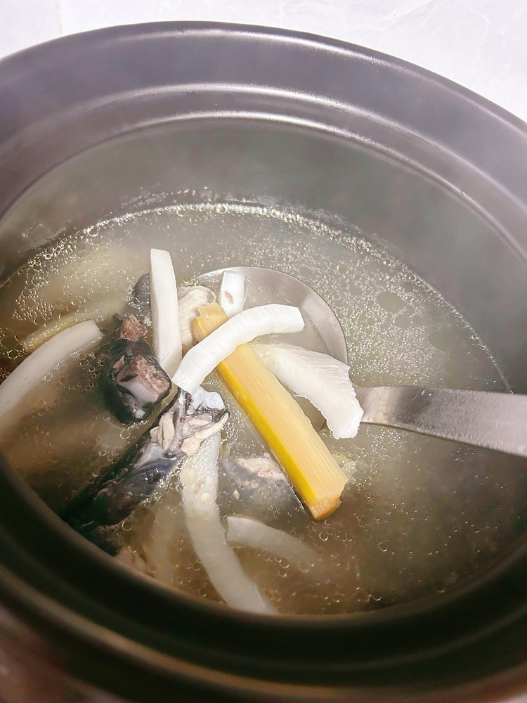 椰子乌鸡汤的做法