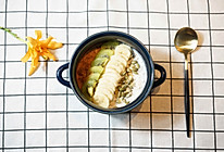 燕麦粥配香蕉、奇异果、南瓜仁的做法