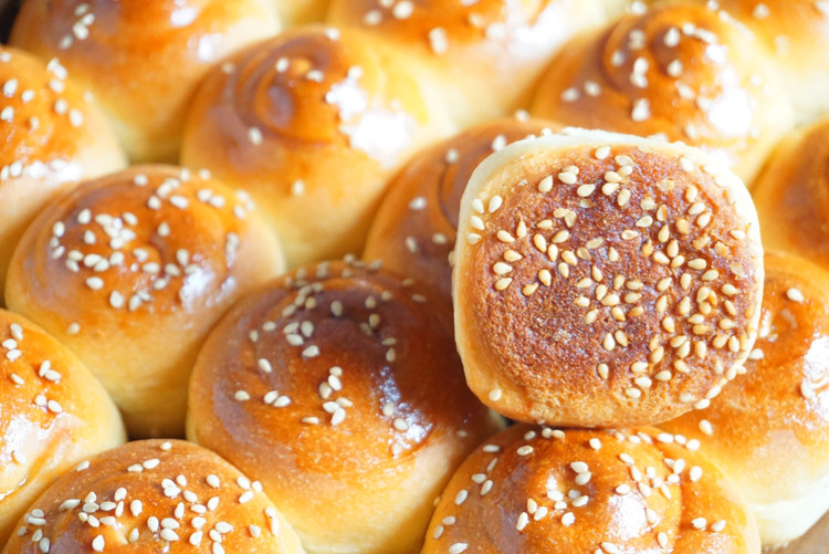 蜂蜜脆底小面包 波兰种 一次发酵的做法