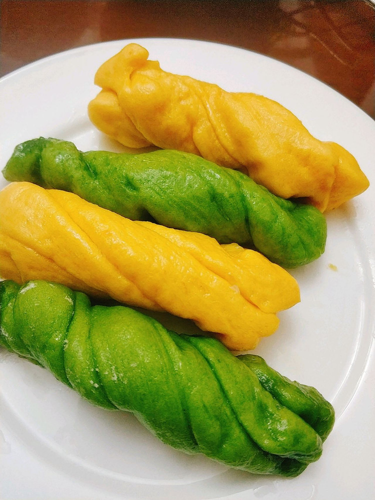 预防近视，增强抵抗力 | 生煎胡萝卜/菠菜卷的做法