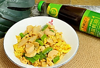 #李锦记X豆果 夏日轻食美味榜#笋炒鸡蛋的做法