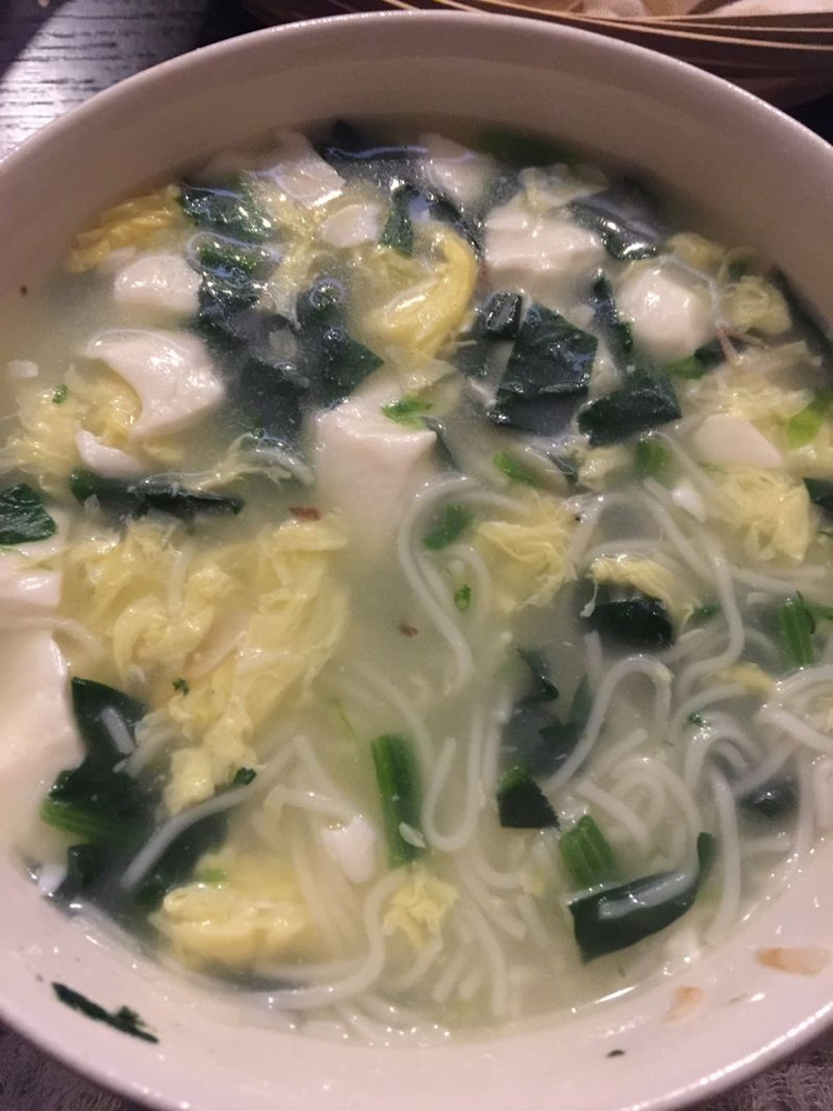 虾皮菠菜豆腐汤面的做法