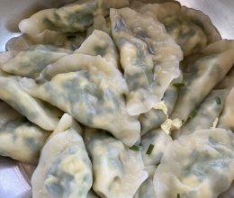 韭菜鸡蛋虾仁水饺的做法