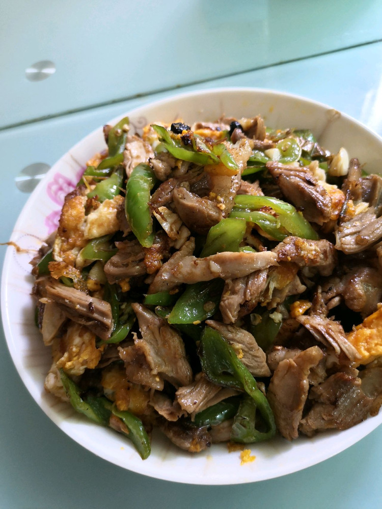拆骨肉炒荷包蛋的做法