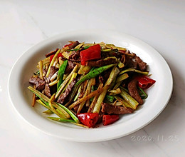 葱椒芹菜滑牛肝的做法