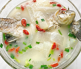 #旅行中的美味# 白鲫鱼冬瓜汤的做法