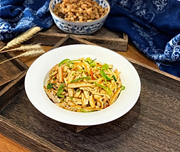 青椒肉丝炒干豆腐的做法