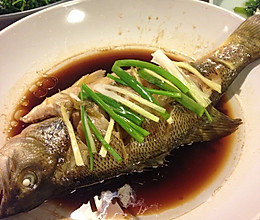 清蒸鲈鱼的做法