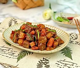 #秋天怎么吃# 红烧土豆牛腩粒的做法
