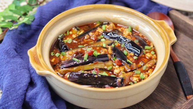 开胃下饭菜，巨好吃的家常鱼香茄子煲的做法