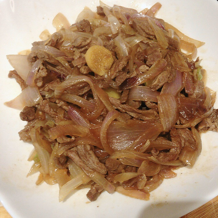 洋葱炒牛肉丝的做法