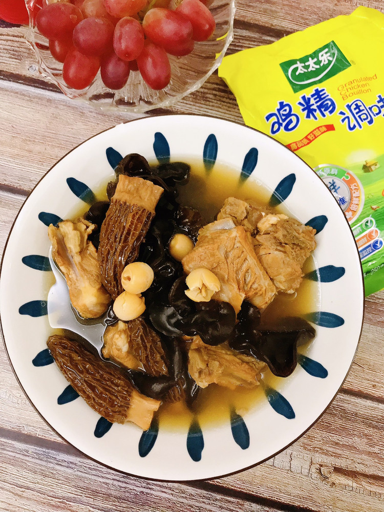 羊肚菌排骨汤的做法
