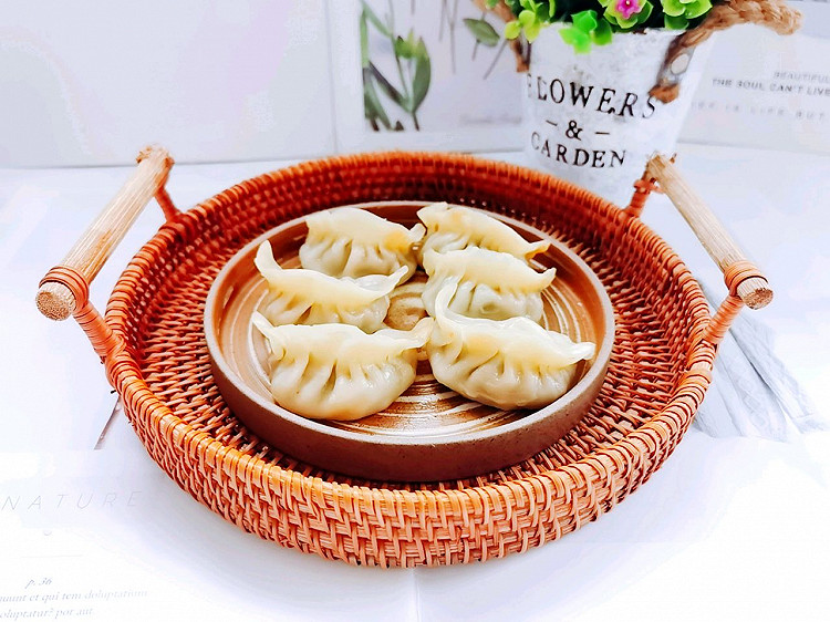 鲜香多汁韭菜猪肉蒸饺的做法