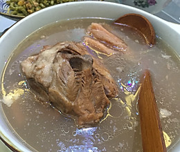 大骨头莲藕汤的做法