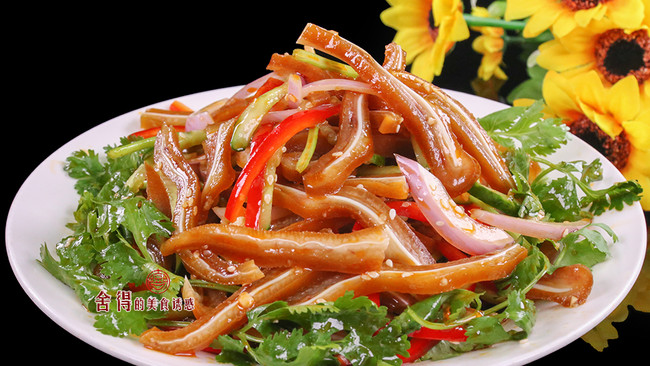 这道菜非常适合夏季吃, 下酒下饭皆适宜, 制作简单, 味道鲜的做法