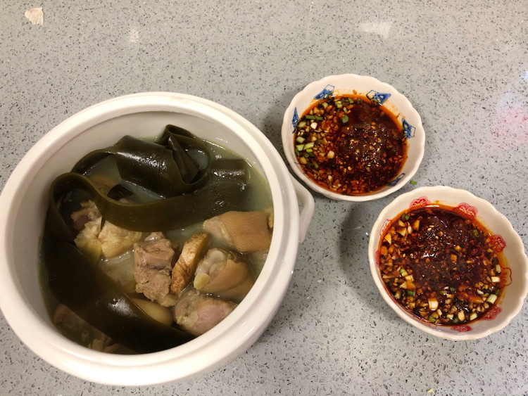 猪脚海带汤，抓住冬日尾巴的做法