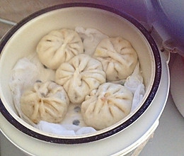 白菜胡萝卜黑木耳肉末包的做法