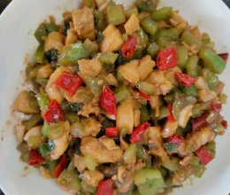 #米饭最强CP#双椒鸡丁，这样做一点都不柴，香嫩可口！的做法