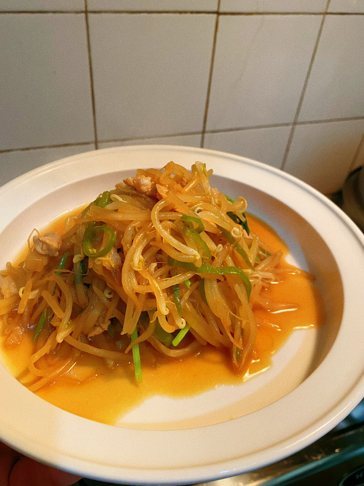 绿豆芽炒肉丝的做法