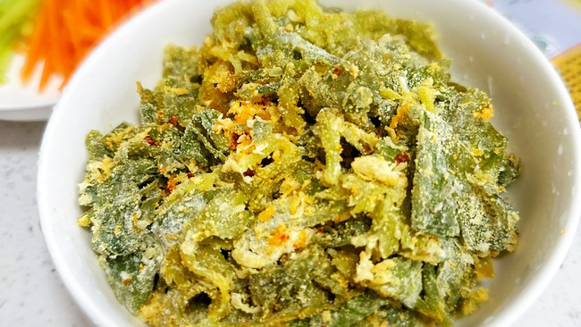 #忽而夏至 清凉一夏#清新低脂超爽口——蒸芹菜叶的做法