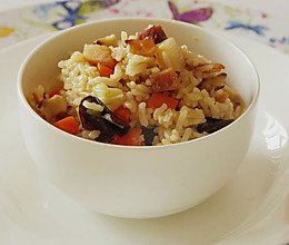 邱莹莹的腊肉焖饭#美的初心电饭煲#的做法
