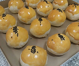 不爆皮的蛋黄酥的做法