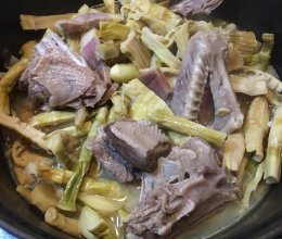 笋干老鸭煲的做法