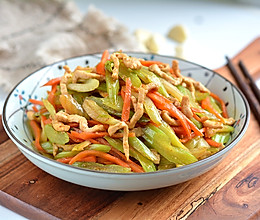 #巨下饭的家常菜#   爽脆鲜嫩下饭的肉丝炒芹菜胡萝卜的做法