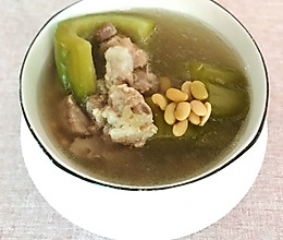 夏天老火靓汤——黄豆苦瓜排骨汤的做法