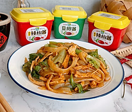 韩式鸡肉丝炒河粉的做法