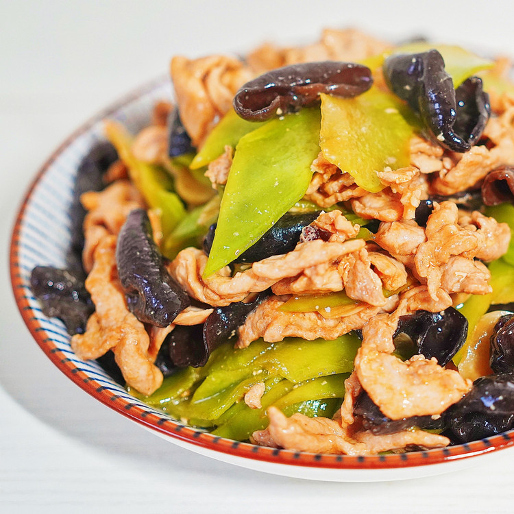 家常菜爽脆莴笋木耳嫩肉片的做法