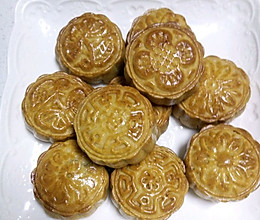 莲蓉蛋黄月饼50g(10个)的做法