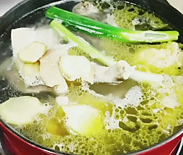 老母鸡松茸汤的做法