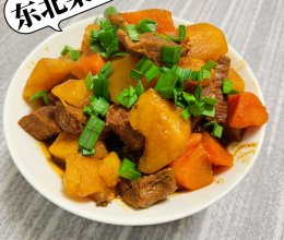 #感恩节为TA做顿饭#吃个东北菜系土豆炖牛肉吧！的做法