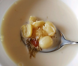 牛奶莲子燕窝的做法
