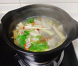 春笋炖鸭汤的做法