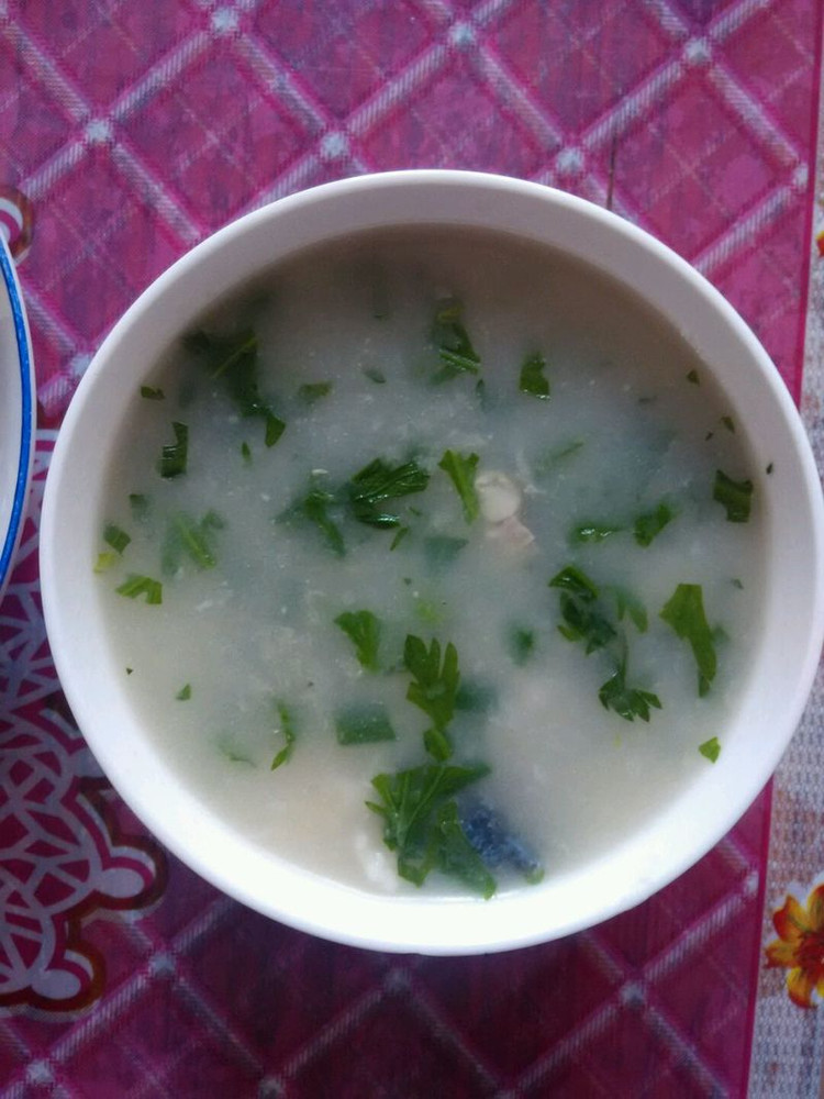 茼蒿皮蛋疙瘩汤的做法